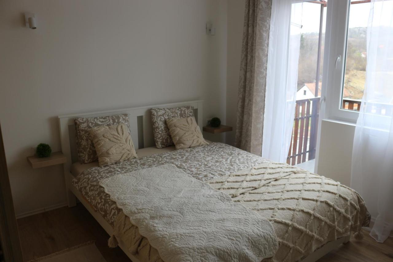 Studio Apartman Tajci Apartment Слуни Екстериор снимка