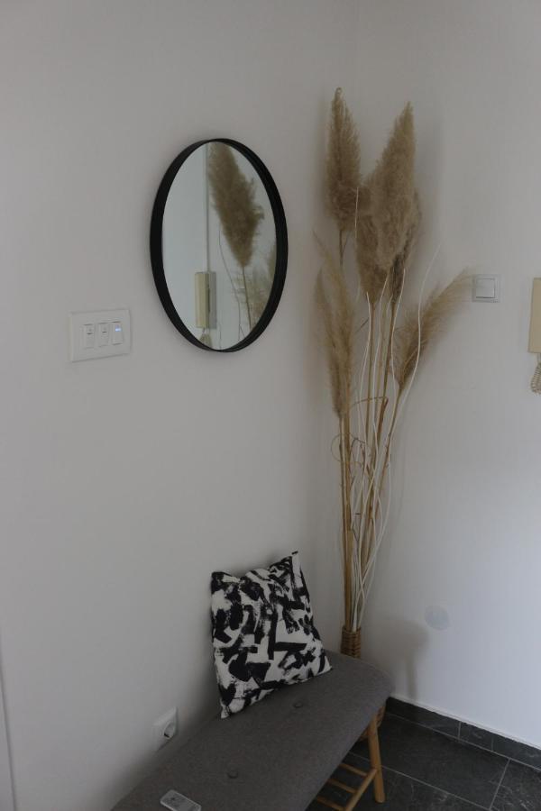 Studio Apartman Tajci Apartment Слуни Екстериор снимка